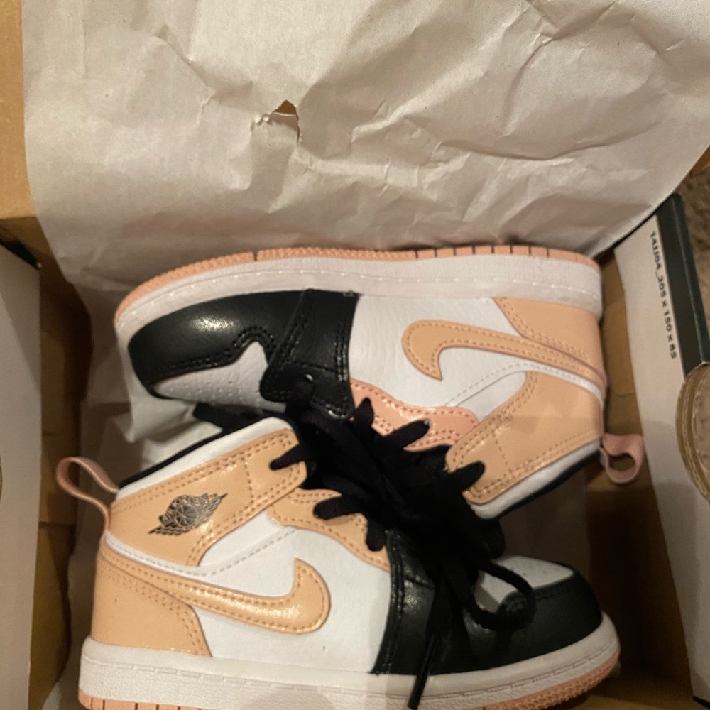 Toddler Jordan 1 Mid Shoes